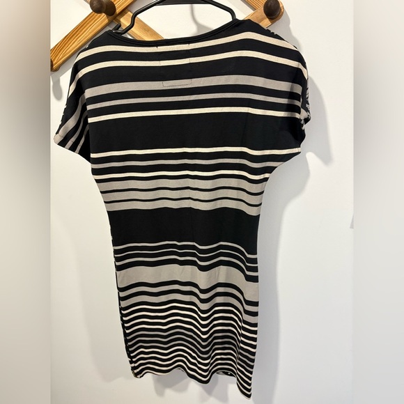 LIKE NEW- DESIGUAL MARILYN MONROE DRESS - Picture 3 of 5